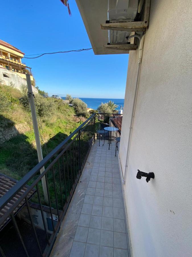 Nick & Santo'S Holiday Homes B&B Джардини-Наксос Экстерьер фото