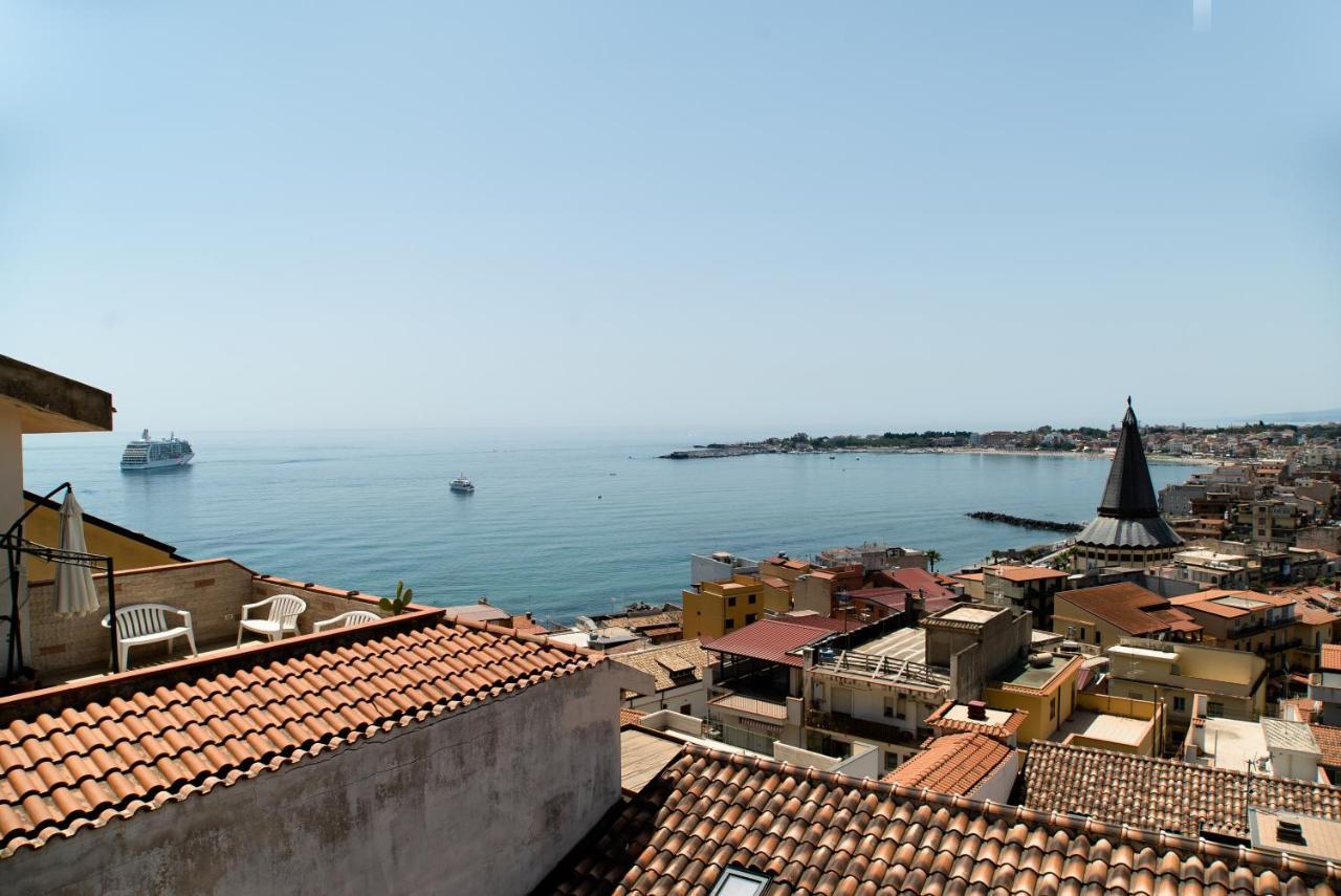 Nick & Santo'S Holiday Homes B&B Джардини-Наксос Экстерьер фото